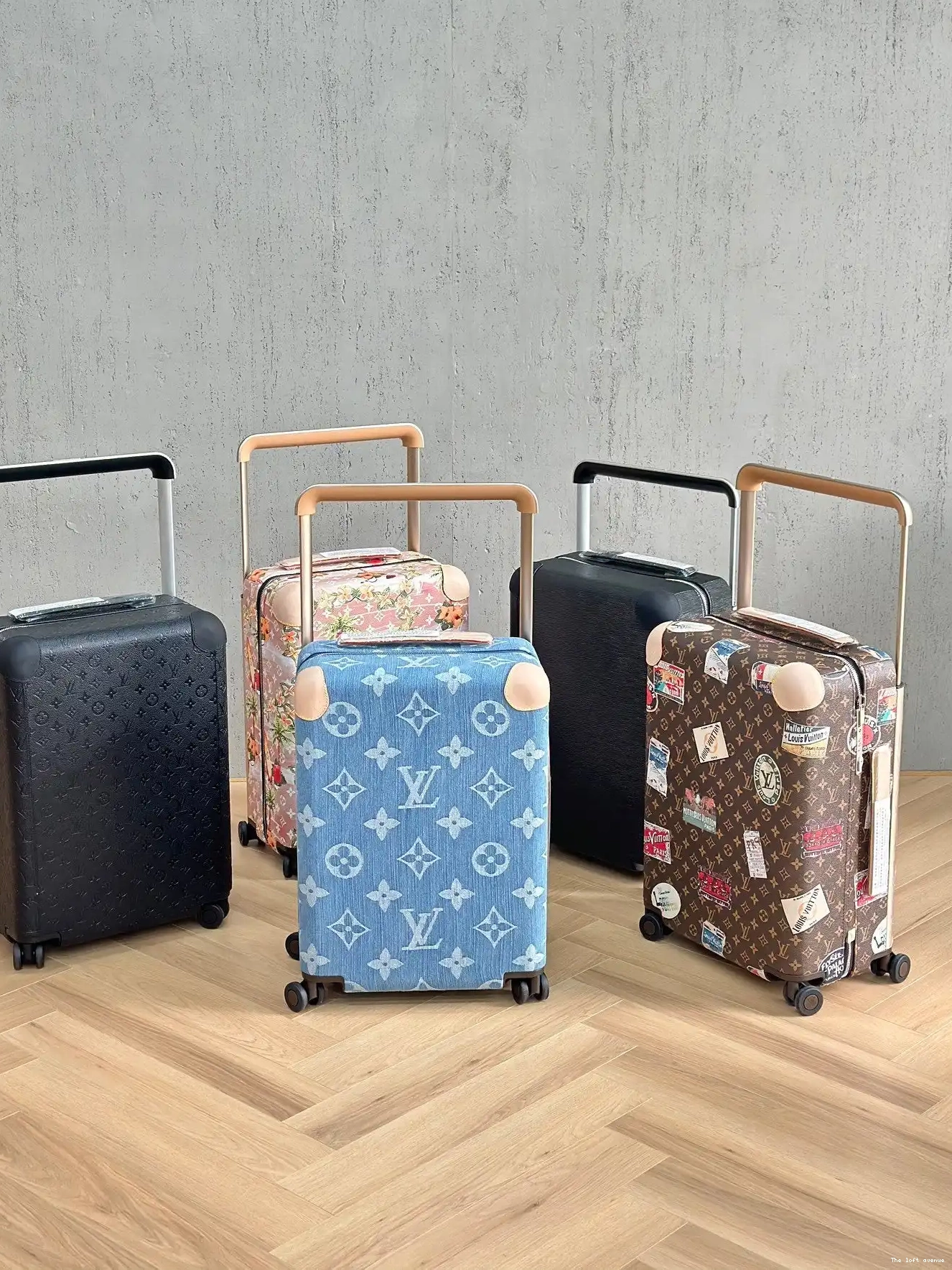 CABIN MONOGRAM CUSTOM 55 HORIZON SUITCASE EMBOSSED 37L 0510